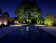 The pool terrace and fireplace enhance the spare, gallery-like atmosphere and modern lifestyle, yet also foster a greater use and functionality for the outdoor as part of the setting for a young family.