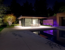 The new pavilion creates an architectural setting further resets the traditional distinction between indoors and outdoors.